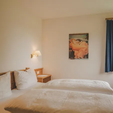 Demeterhof Knolln * סול